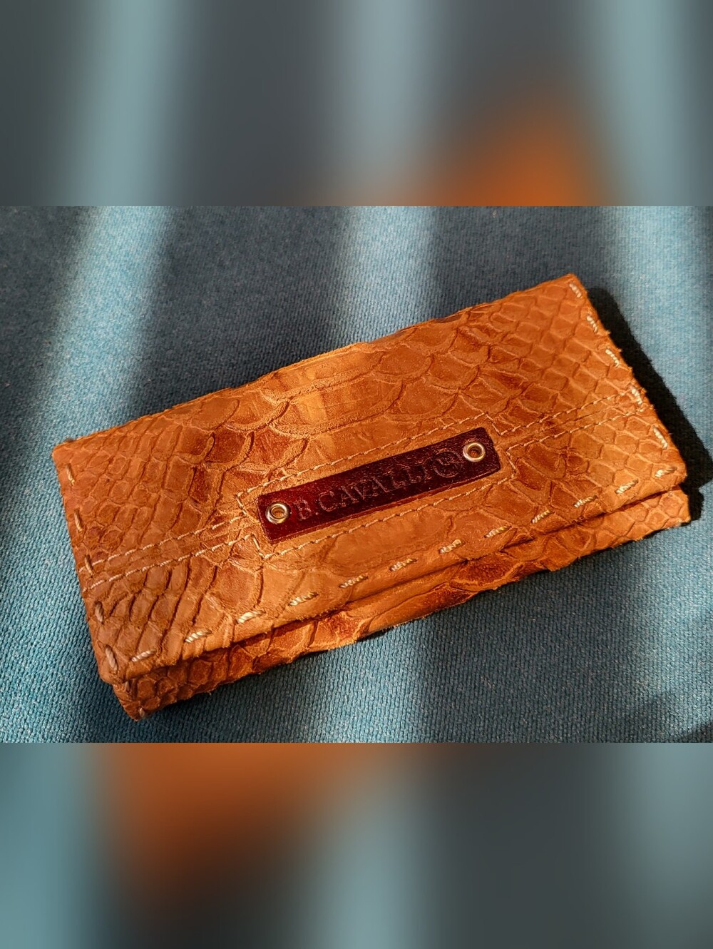 Men's Embossed Leather Key Case Wallet in Cognac